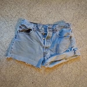 Crop Levi's White Wash Denim Shorts